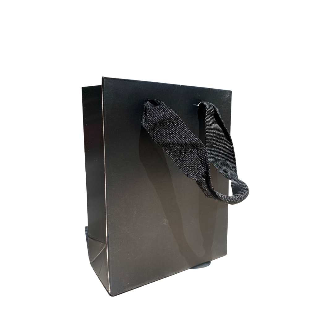 Pack 100 Bolsas Couché 13x17x6 cm Blanca o Negra